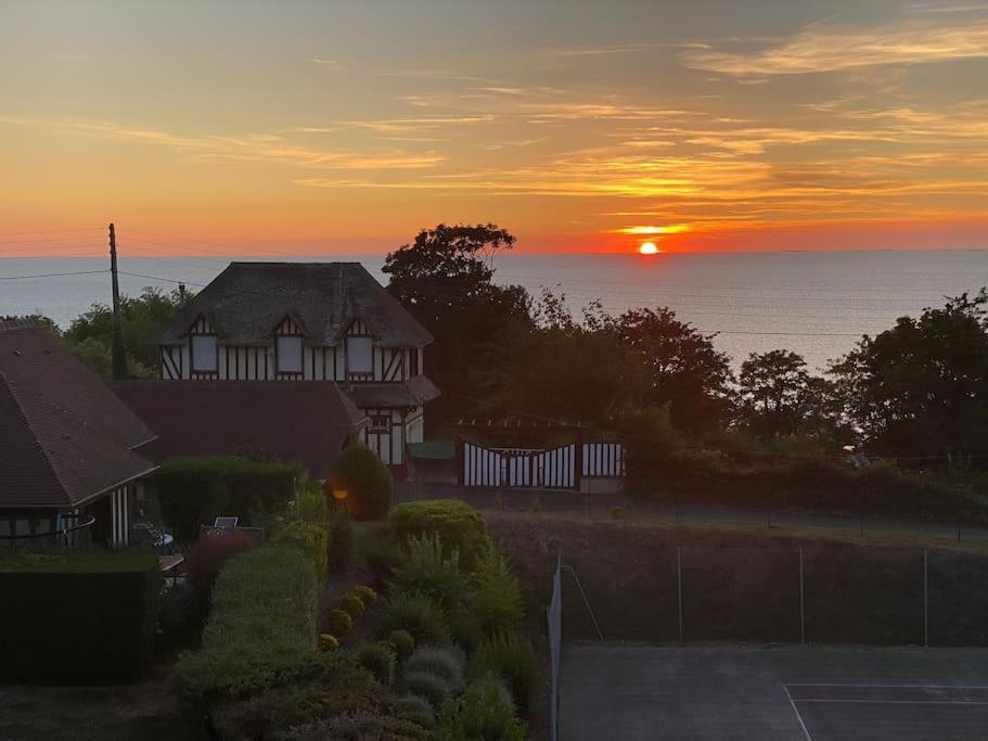 Appartement Appart Lumineux Avec Vue Sur Mer A 180 Degres à Trouville-sur-Mer Extérieur photo