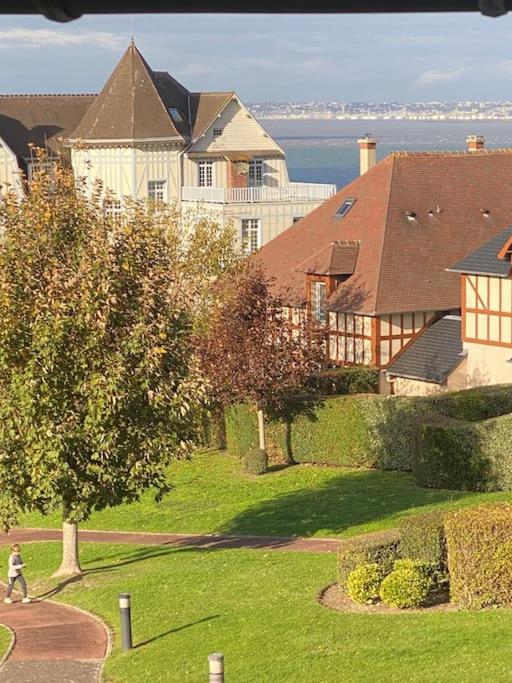 Appartement Appart Lumineux Avec Vue Sur Mer A 180 Degres à Trouville-sur-Mer Extérieur photo