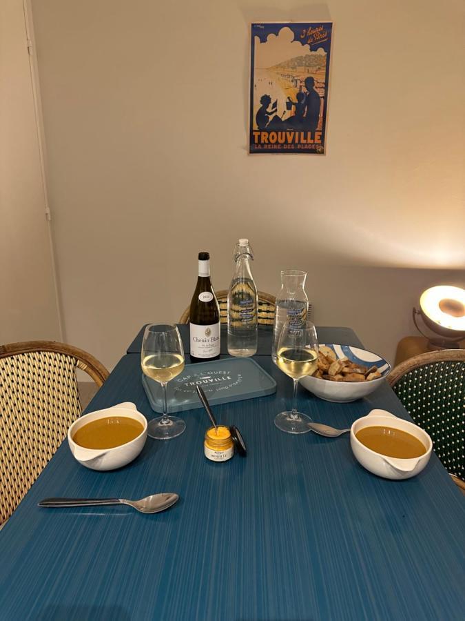Appartement Appart Lumineux Avec Vue Sur Mer A 180 Degres à Trouville-sur-Mer Extérieur photo